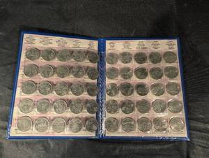 lot 92 image: Statehood Quarters Collection (1999-2008) in Blue Binder Album