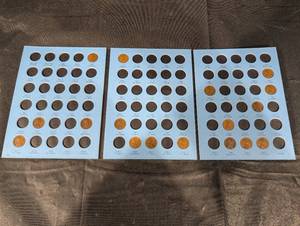 lot 98 image: Lincoln Cent Collection 1909-1939 on Blue Display Cards - 3 Panels