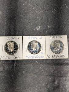 lot 134 image: Kennedy Half Dollar - Proof Cameo Silver - 3 Coins in Carded Holders