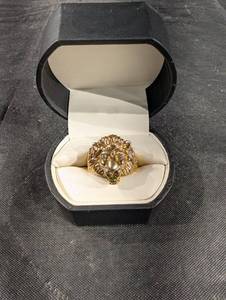 lot 136 image: 10kt Lion Head Ring - Gold-Tone w Green Stone, US Size 9