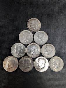 lot 142 image: Kennedy Half Dollars 1964 - 10 Coins - 90% Silver
