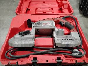 lot 34SK image: Milwaukee Band Saw (602684)