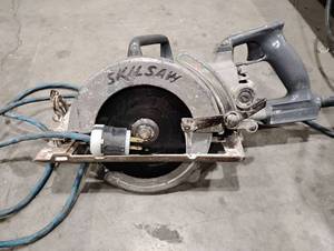 lot 45SK image: Skil Saw 7.25 Worm Drive Saw (602773)