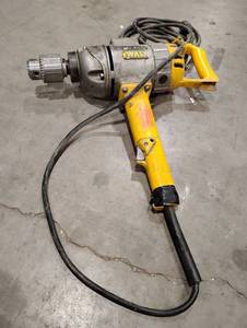 lot 76SK image: DeWalt Drill (602851)