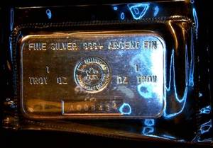 lot 20 image: Vintage, Mint Sealed 1 oz Silver .999 Royal Canadian Mint Bar #A008434