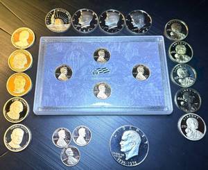 lot 46 image: Collection of $13 Proof Clad Coins incl 1970s Pennies, Few if any Duplicates, See Description