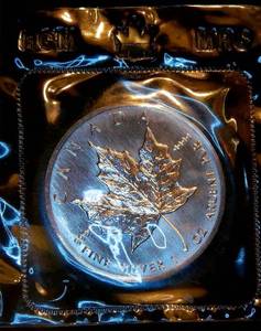 lot 39 image: Mint Sealed 1988 1oz Silver Canada Maple Leaf, First Year