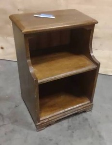 lot 26 image: Vintage Wooden Nightstand Cabinet