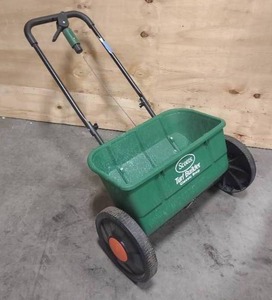 lot 61 image: Scotts Turf Builder Classic Drop Fertilizer Spreader