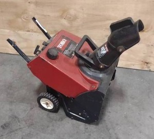 lot 63 image: Toro CCR Powerlite 3.2 hp 16 Snowblower
