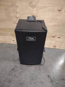 lot 65 image: Masterbuilt Electric Smoker Well Used