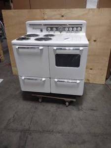 lot 70 image: Vintage 1940s Montgomery Ward Supreme 4 Burner Electric Stove
