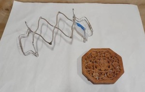 lot 100 image: Expandable Casserole Trivettransport holder and Hand Carved Wooden Trivet