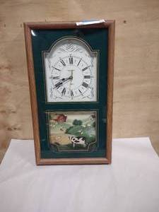 lot 103 image: Farm Decor Clock