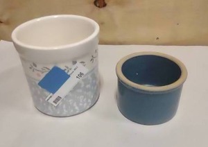 lot 106 image: Glass and Metal Decoration