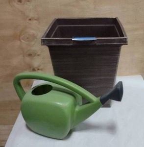 lot 127 image: Plastic Planter Watering Can