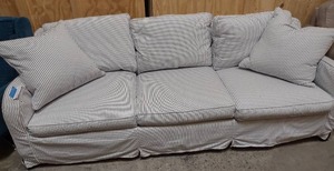 lot 142 image: 3 Cushion Couch