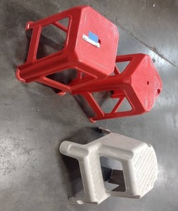 lot 158 image: 2 Red Plastic Stools 1 Plastic Sosco Step Stool