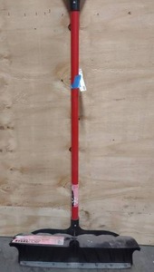 lot 171 image: Snow Shovel