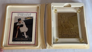 lot 136 image: Mickey Mantle Bronze Card 1992 Pinnacle by Higland Mint Baseball Card