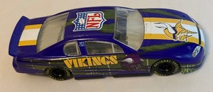 lot 150 image: Minnesota Vikings Die Cast Car