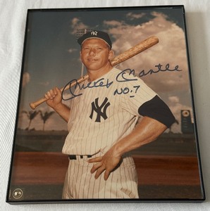 lot 1 image: Mickey Mantle Autographed 8x10 Photo Inscribed NO. 7 - Authenticity Guaranteed - Vintage Baseball