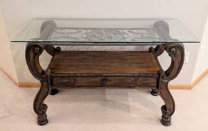 lot 22 image: MB - Ashley Furniture Margilles Sofa  Console Table