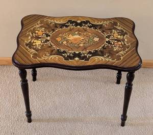 lot 27 image: MB - Vintage Petite Side Table - Inlaid Floral Marquetry