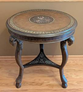 lot 30 image: ML - Round Accent Table With Inlaid Top