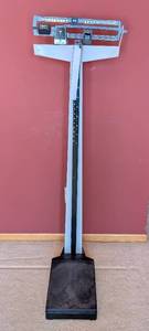 lot 138 image: ML - Healthometer Vintage Medical Beam Scale - 300 lb Capacity Floor Scale