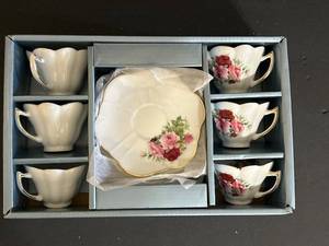 lot 219C image: DR - Limoges Hand Painted Porcelain Tea Cups & 4-Inch Plate Set - Rose Bouquet, Gold Trim