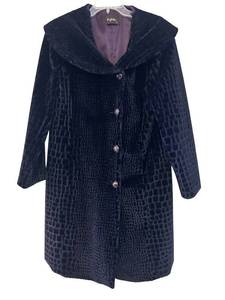 lot 221C image: MBC - Vintage Kanteks 44 Navy Crocodile-Pattern Coat