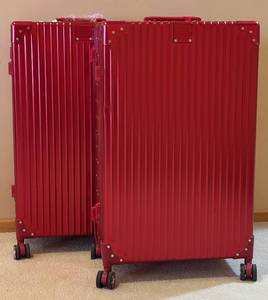 lot 53H image: Red 2-Piece Hard Shell Luggage Set - Spinner Wheels
