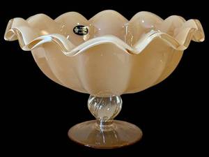 lot 60H image: Murano Glass Bowl - Hand Made in Italy White Crystal Peach-Tinted