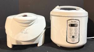 lot 247H image: Aroma ARC-2000A Rice Cooker & George Foreman Roasting Machine