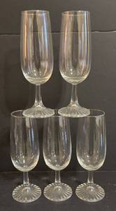 lot 323R image: K - Elegant Champagne Flutes