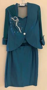lot 391R image: MB - Bona Vita Teal Two-Piece Skirt Suit - Size 46