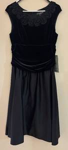 lot 425R image: MB - New Jessica Howard Evenings Black Dress - Size 16