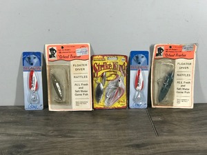 lot 208 image: Lot of 5 Fishing Lures in Original Packages - See description for more info