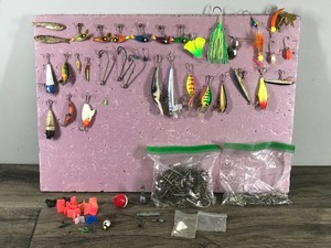 lot 210 image: Lot of Fishing Lures & More - Hooks - Sinkers - Swivels - Hook Protectors & More