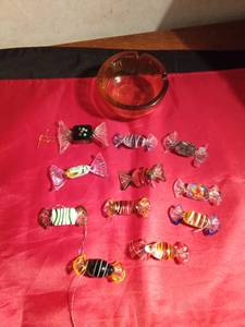 lot 28 image: Glass ashtray of vintage glass candy
