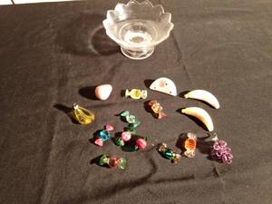 lot 35 image: Dish of glass fruit and mini candy
