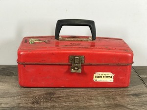 lot 241 image: Vintage Metal Union Tool Chest  Tackle Box - Model 2313