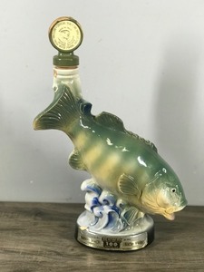 lot 277 image: Vintage Jim Beam Distilleries Behold the Angler Decanter National Fresh Water Fishing Hall of Fame - Bass