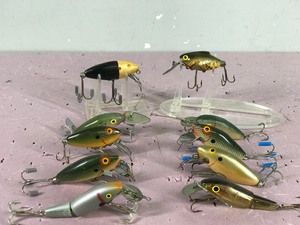 lot 297 image: Lot of 10 Fishing Lures - Cisco Kid - True Temper Shad Jr. - True Temper Shad - True Temper Crippled Shad & More