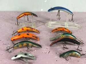 lot 306 image: Lot of 10 Lazy Ike & Flatfish Fishing Lures - some are wood