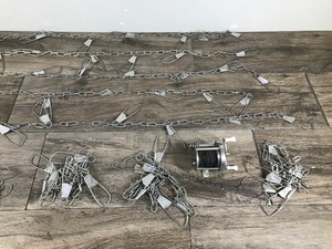 lot 341 image: Lot of 10 Metal Fish Stringers & 1 Pflueger Akron No. 1894 Fishing Reel