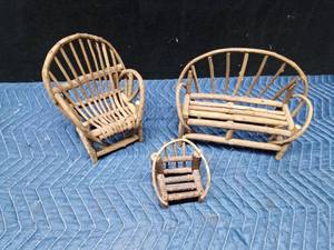 lot 48 image: Doll furniture