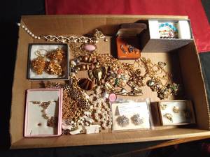 lot 88 image: Vintage jewelry including Coro, Trifari, and Lisner