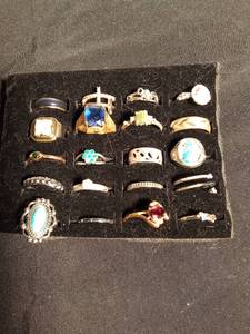 lot 93 image: 20 Rings